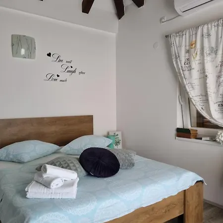 Apartament Lela Szybenik